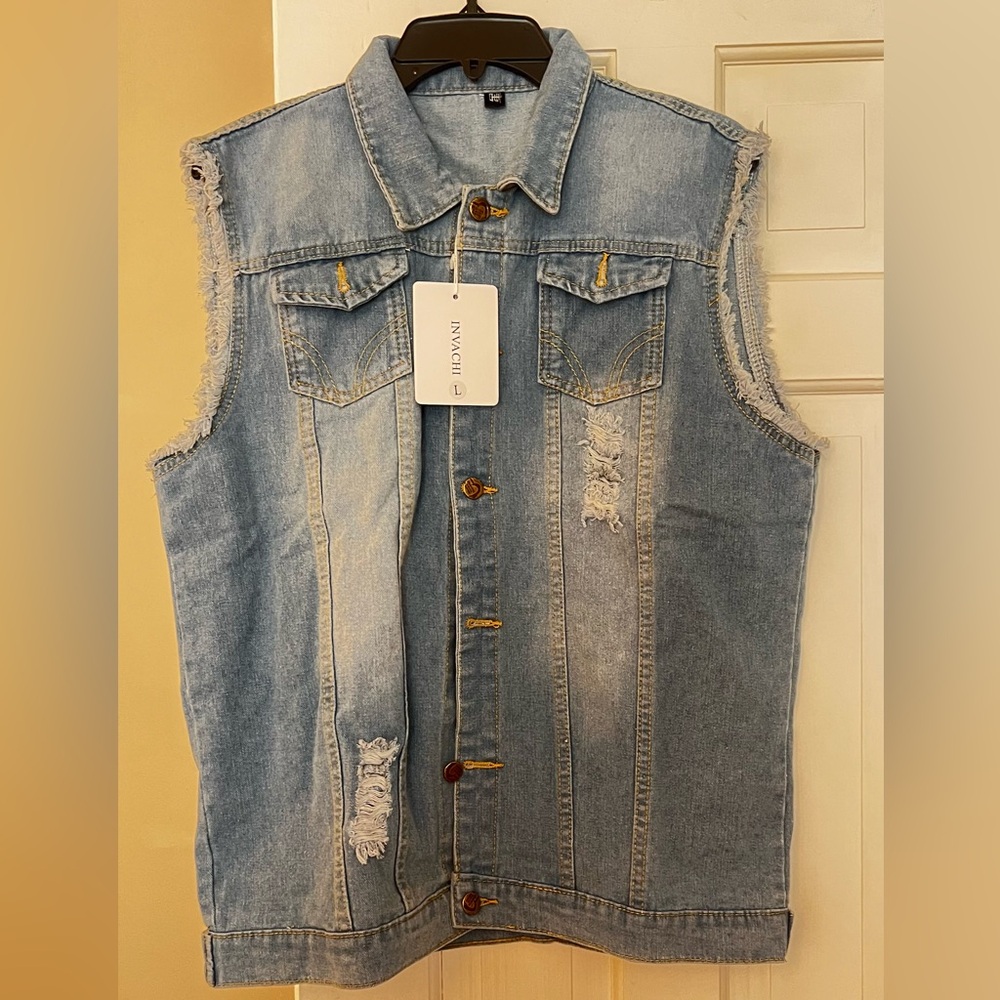 INVACHI NWT Men's Size Large Casual Fit distressed Denim Vest Sleeveless/ Jacket
